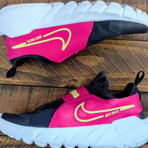 Nike Flex Runner 2 GS 'Dark Obsidian Fireberry Size 3.5Y - Picture 6 of 12